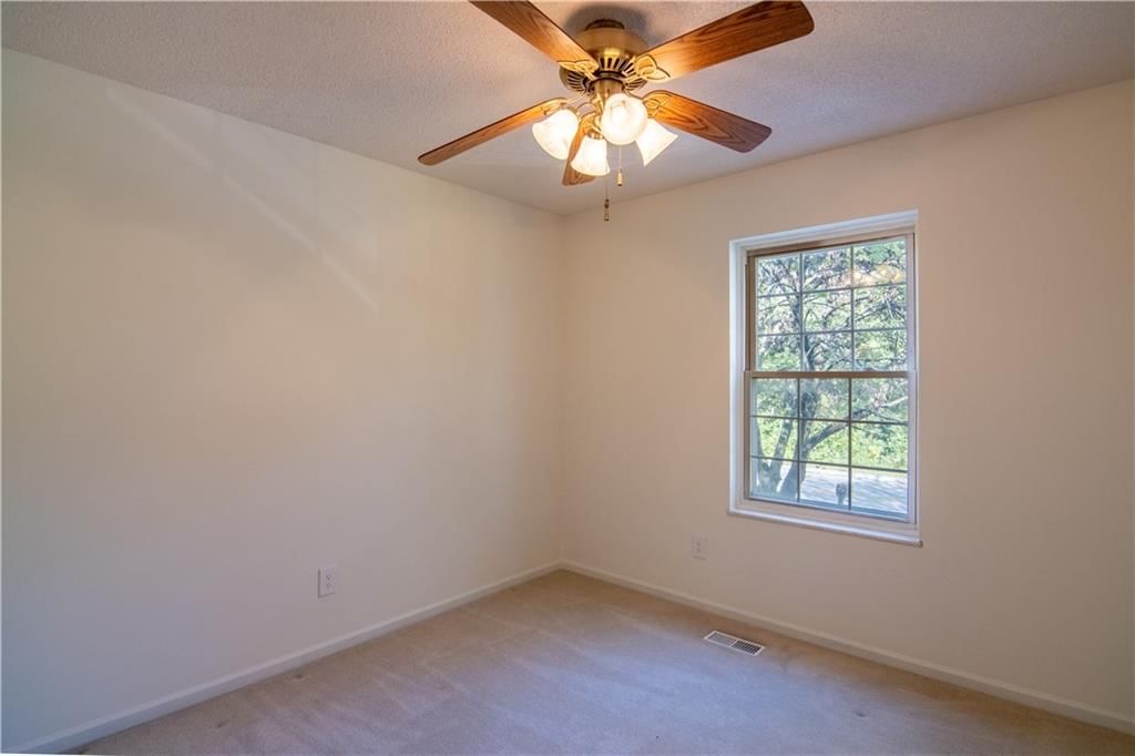 7202 N Congress Street — photo 15