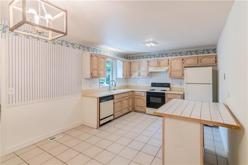 7202 N Congress Street — photo 10
