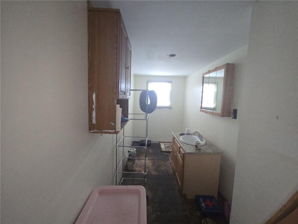 2334 Walrond Avenue — photo 9