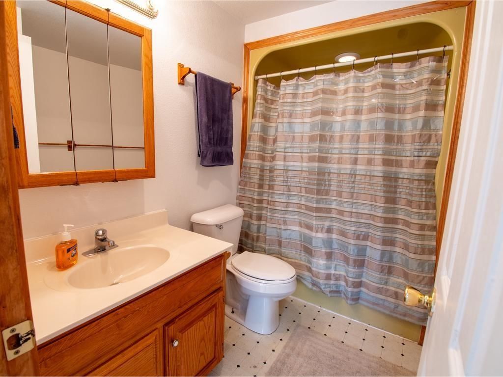 516 W 8th Street — photo 14