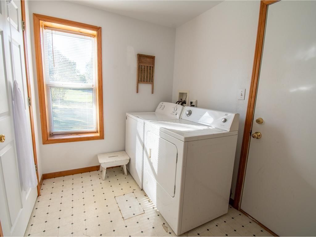 516 W 8th Street — photo 15