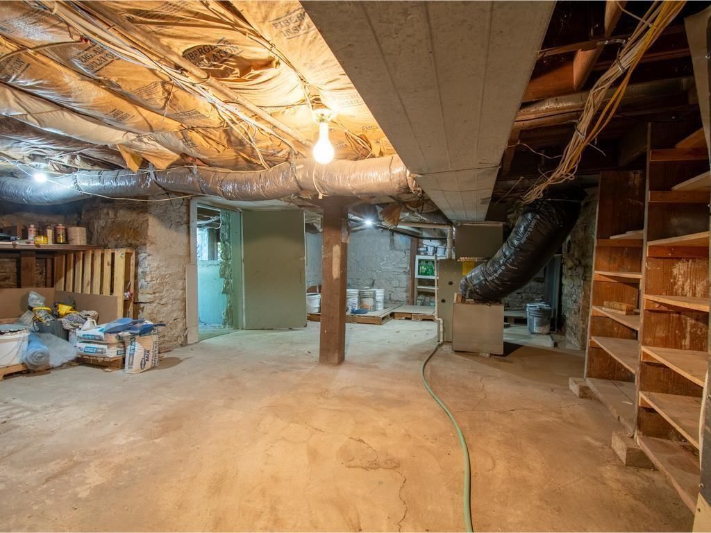 516 W 8th Street — photo 25