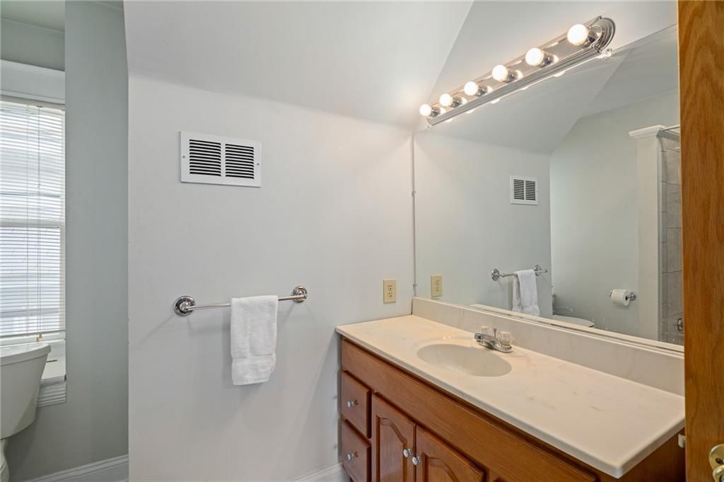 1333 Waverly Avenue — photo 24