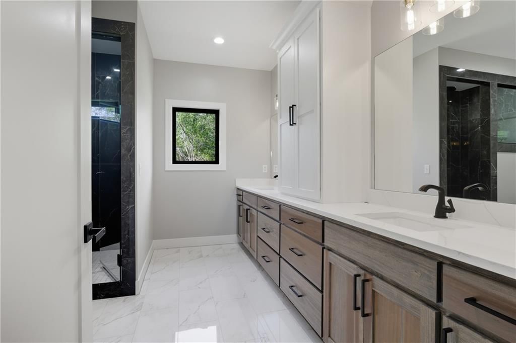 5835 SW Price Drive — photo 29