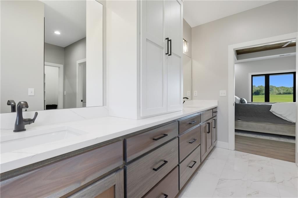 5835 SW Price Drive — photo 35