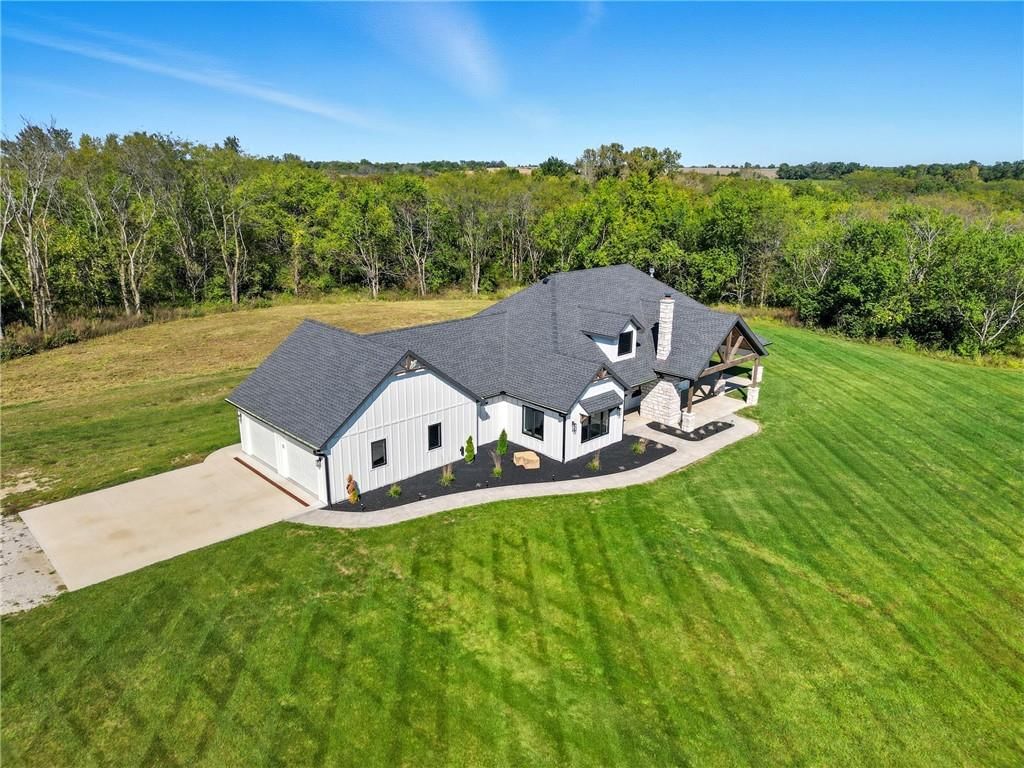 5835 SW Price Drive — photo 5