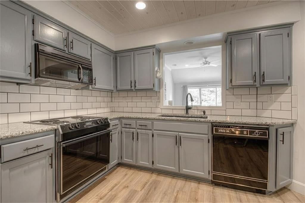 9424 W 122nd Street — photo 8