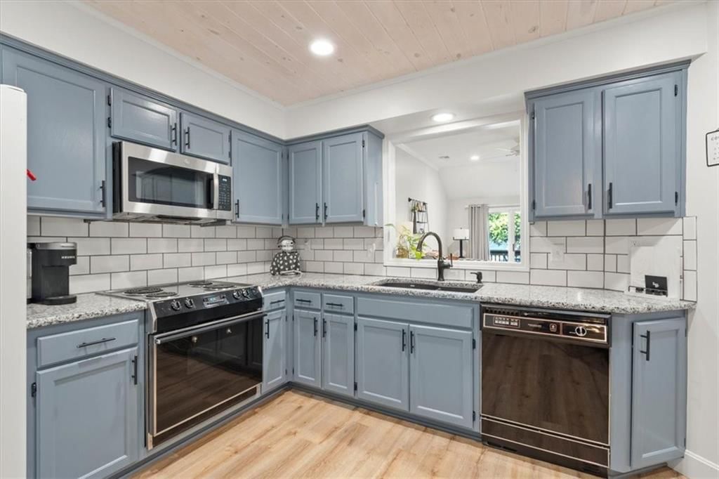 9424 W 122nd Street — photo 10