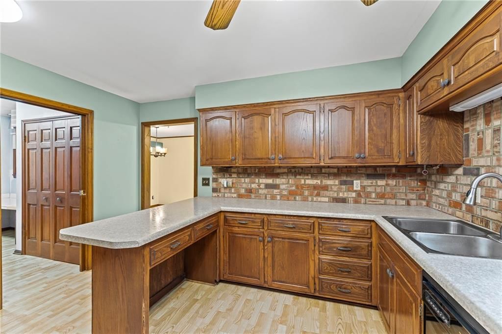 Photo 11 of 49 - 6851 Garfield Drive