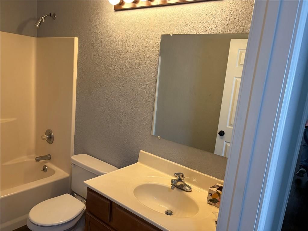 614 S Thornton Street — photo 9