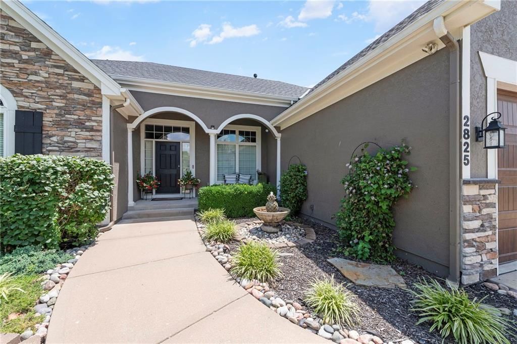 2825 SW Carlton Drive — photo 4