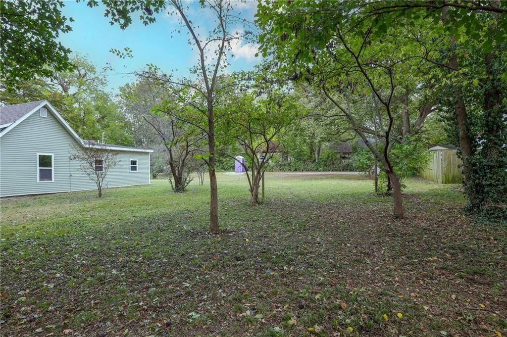 517 Burke Street — photo 18