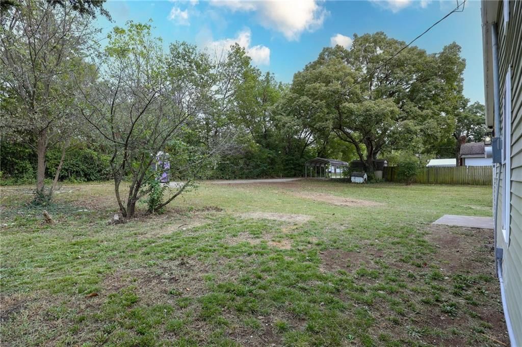 517 Burke Street — photo 20