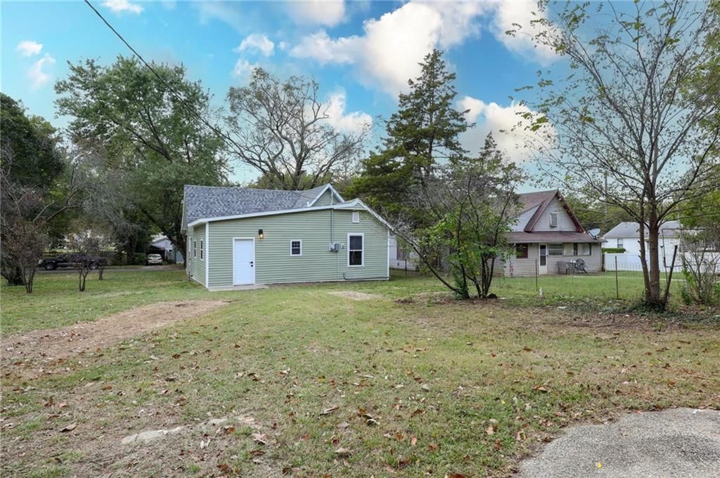 517 Burke Street — photo 21