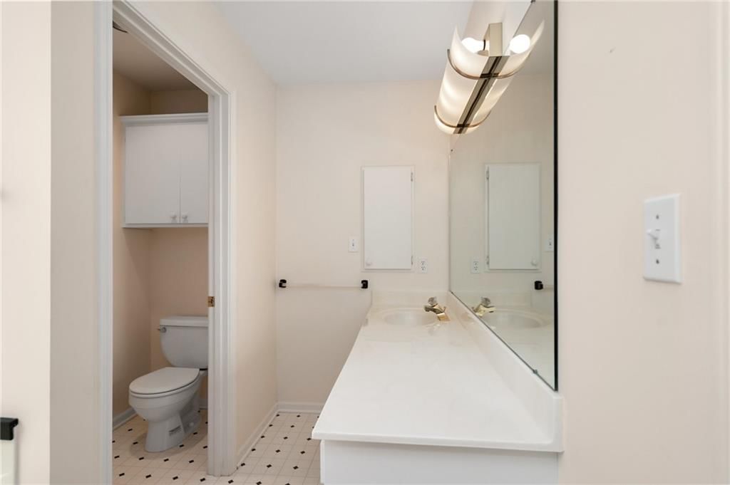 315 E High Street — photo 19