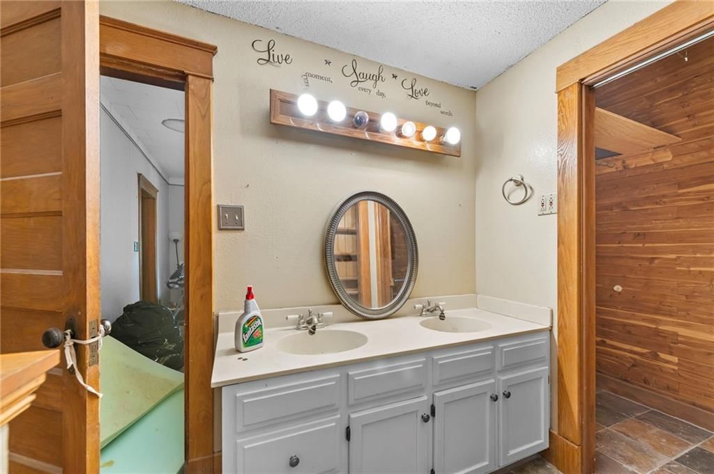 508 E Lexington Street — photo 26
