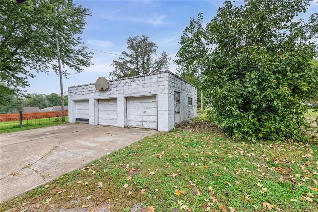 508 E Lexington Street — photo 34