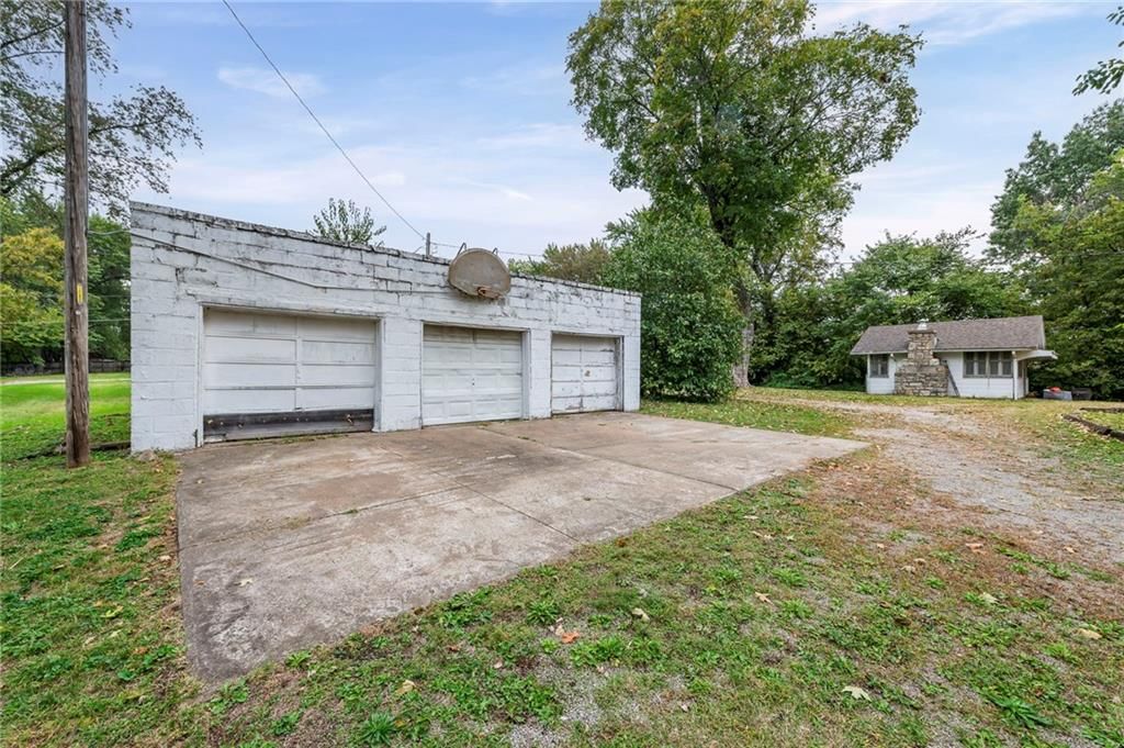 508 E Lexington Street — photo 35