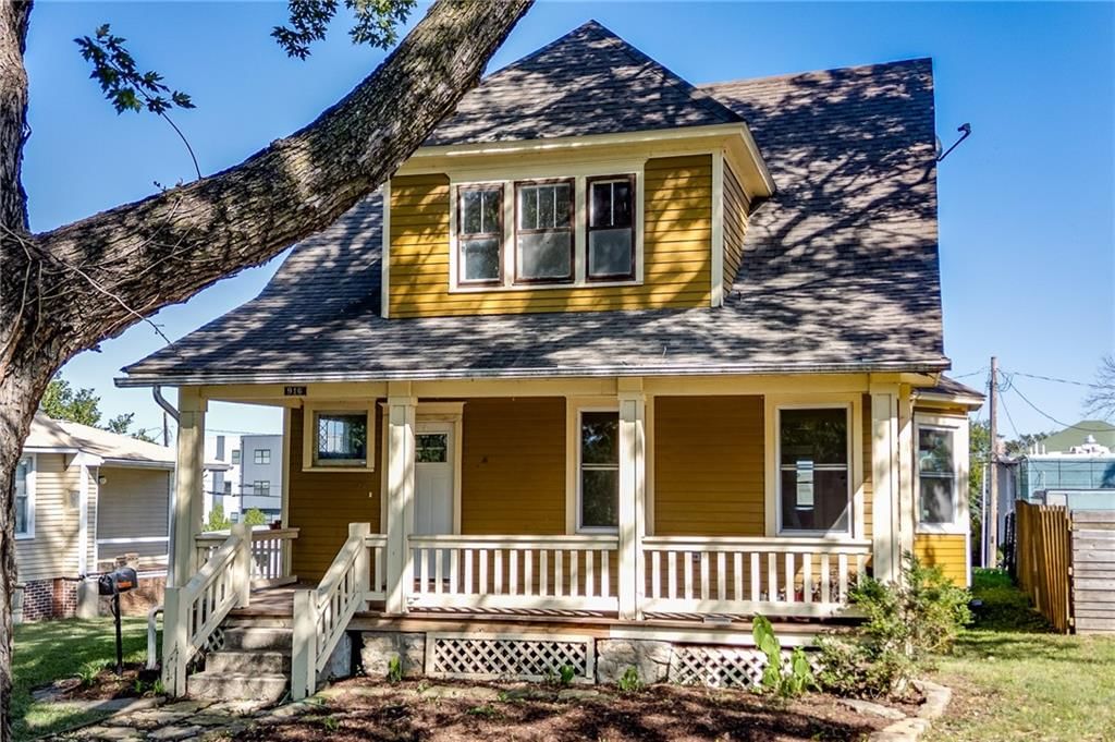 916 Pennsylvania Street — photo 2