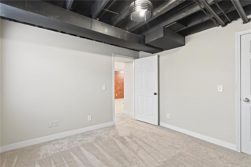 21787 Lincoln Street — photo 30