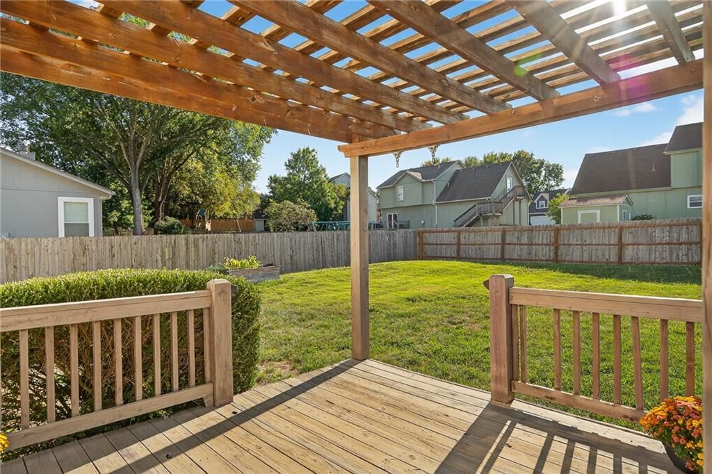 21787 Lincoln Street — photo 31