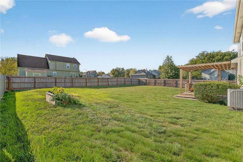 21787 Lincoln Street — photo 35