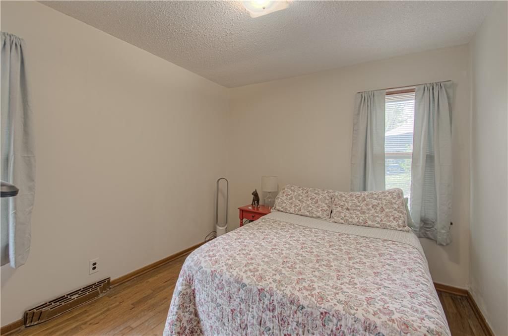 6149 Sewell Avenue — photo 12