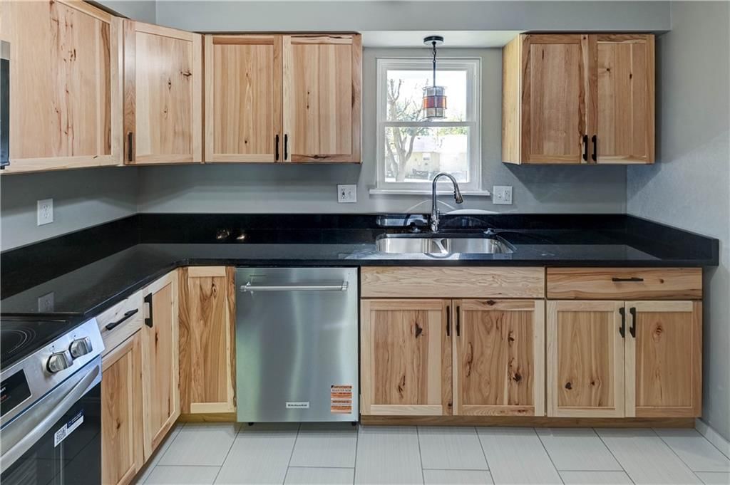 404 NE Lee Drive — photo 11