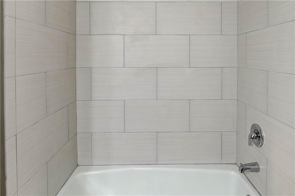 404 NE Lee Drive — photo 17