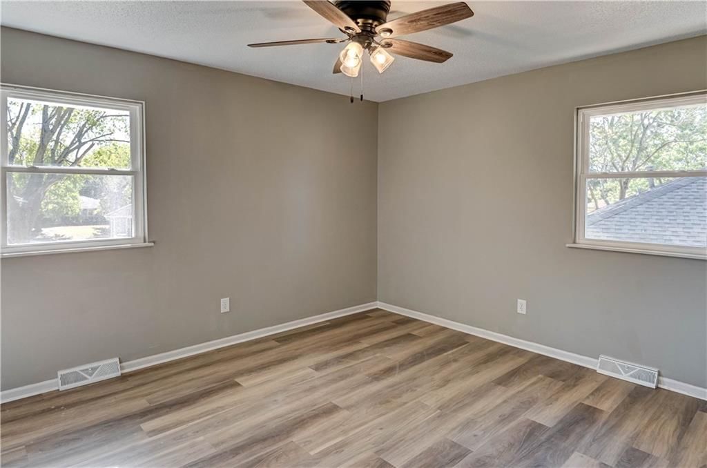 404 NE Lee Drive — photo 18