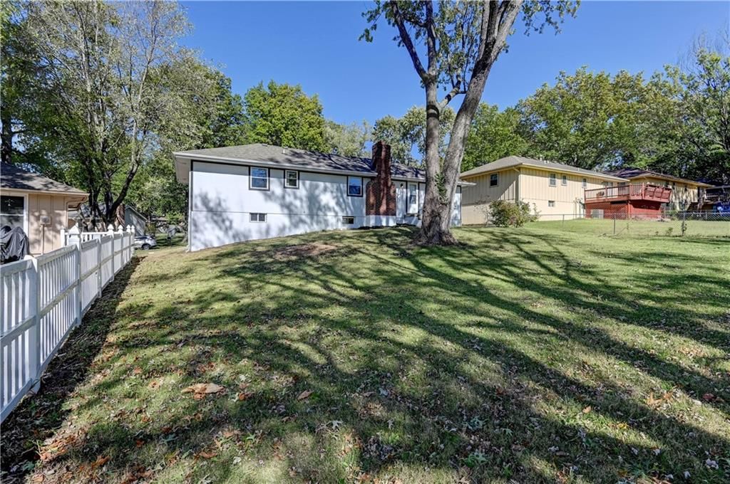 404 NE Lee Drive — photo 29