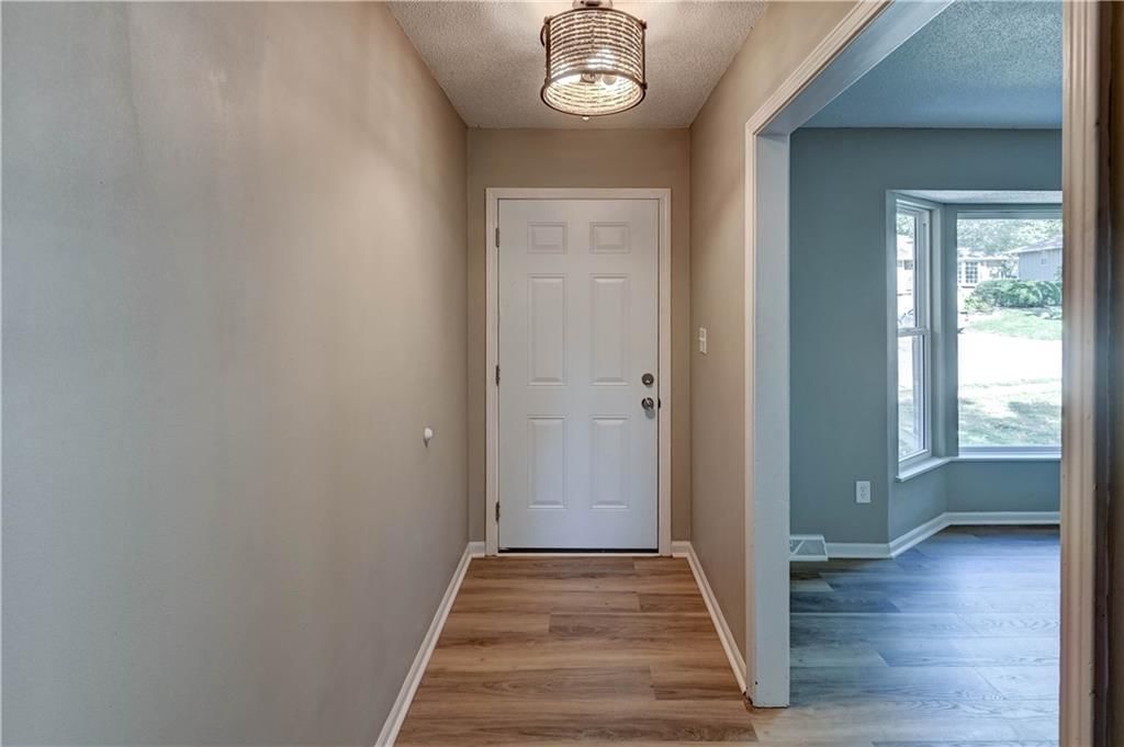 404 NE Lee Drive — photo 4