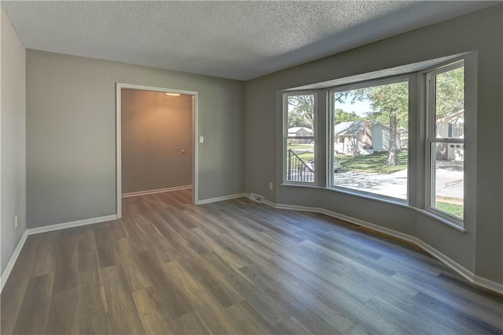 404 NE Lee Drive — photo 5