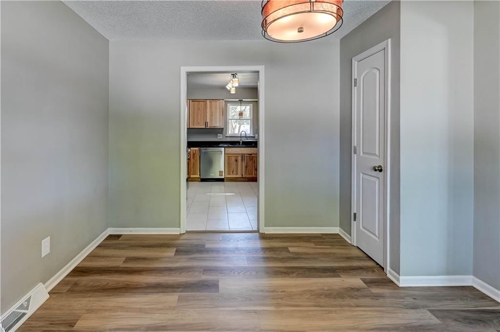 404 NE Lee Drive — photo 9