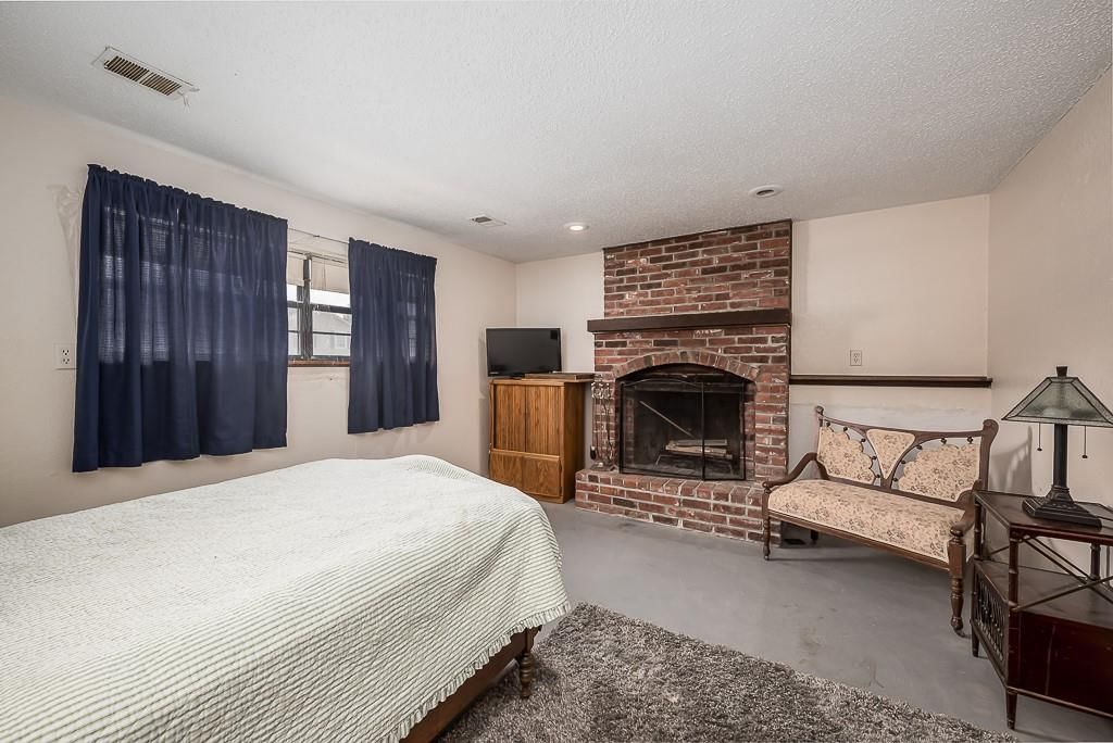 5410 Locust Avenue — photo 13