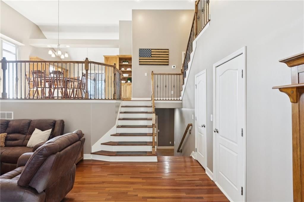 904 Crestridge Drive — photo 3