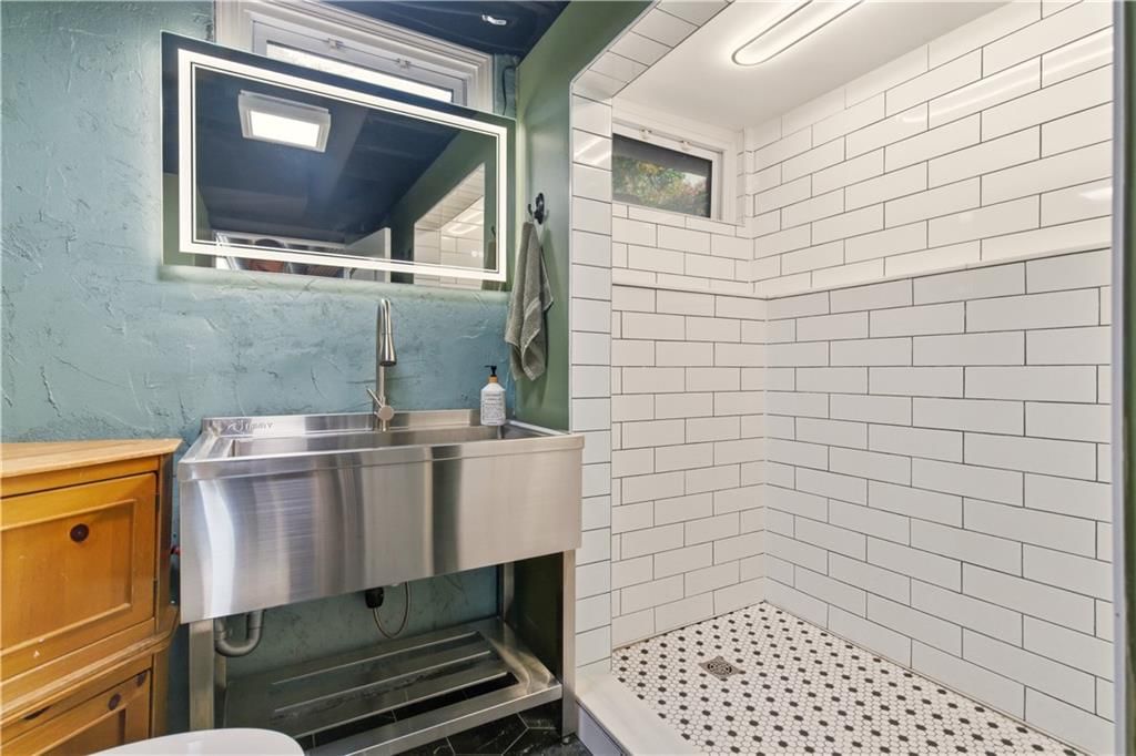 7603 N AVALON Street — photo 32