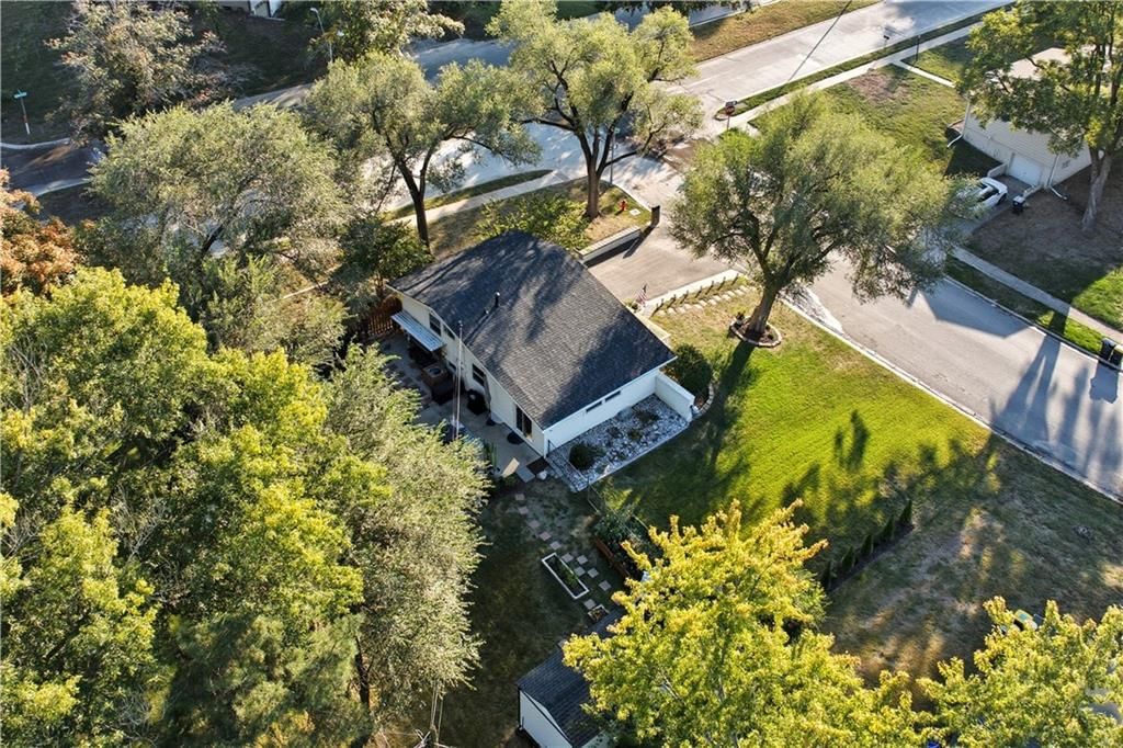 7603 N AVALON Street — photo 47