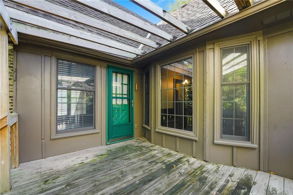 320 S Lindenwood Drive — photo 35