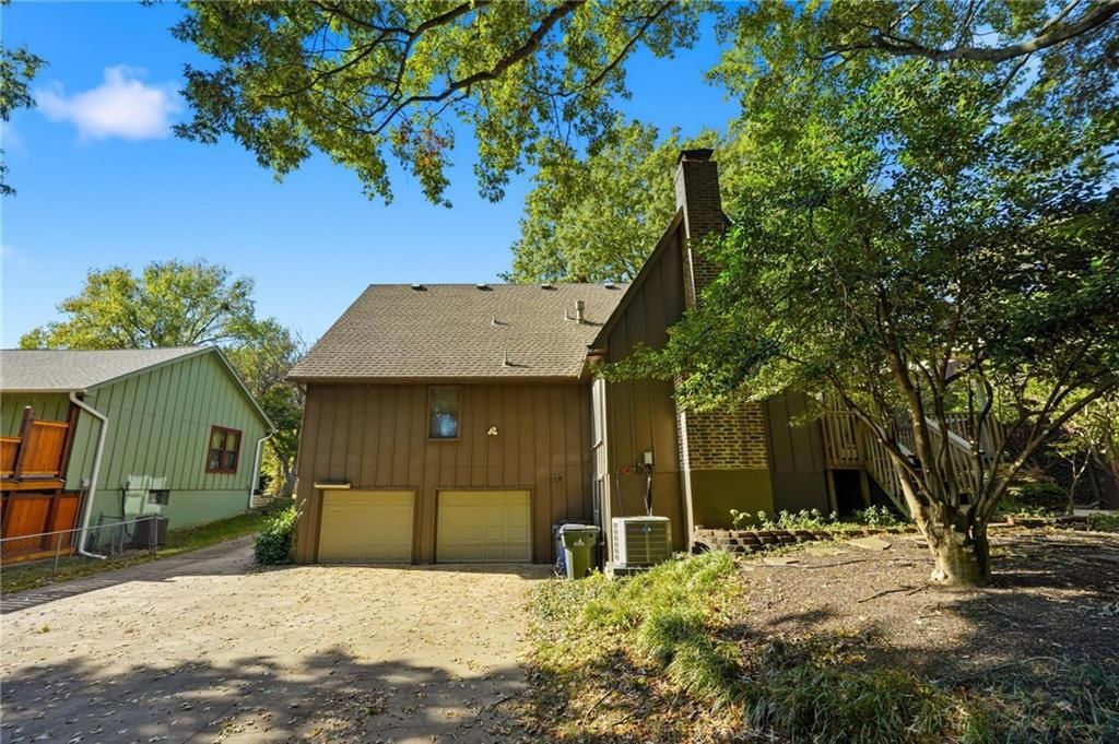 320 S Lindenwood Drive — photo 38