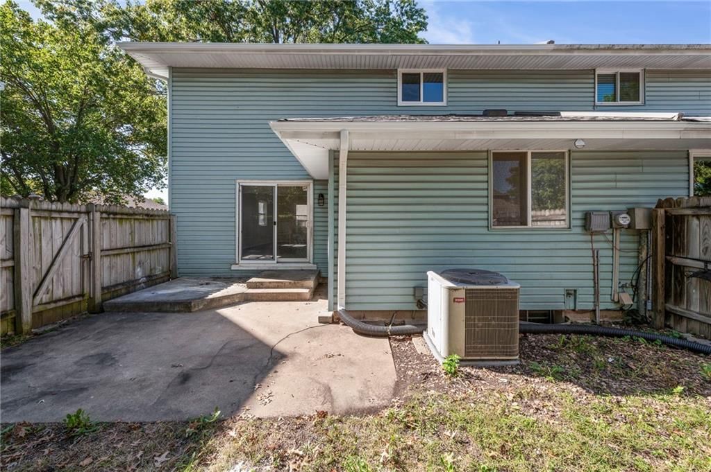 7108 NW COUNTRY CLUB Lane — photo 28