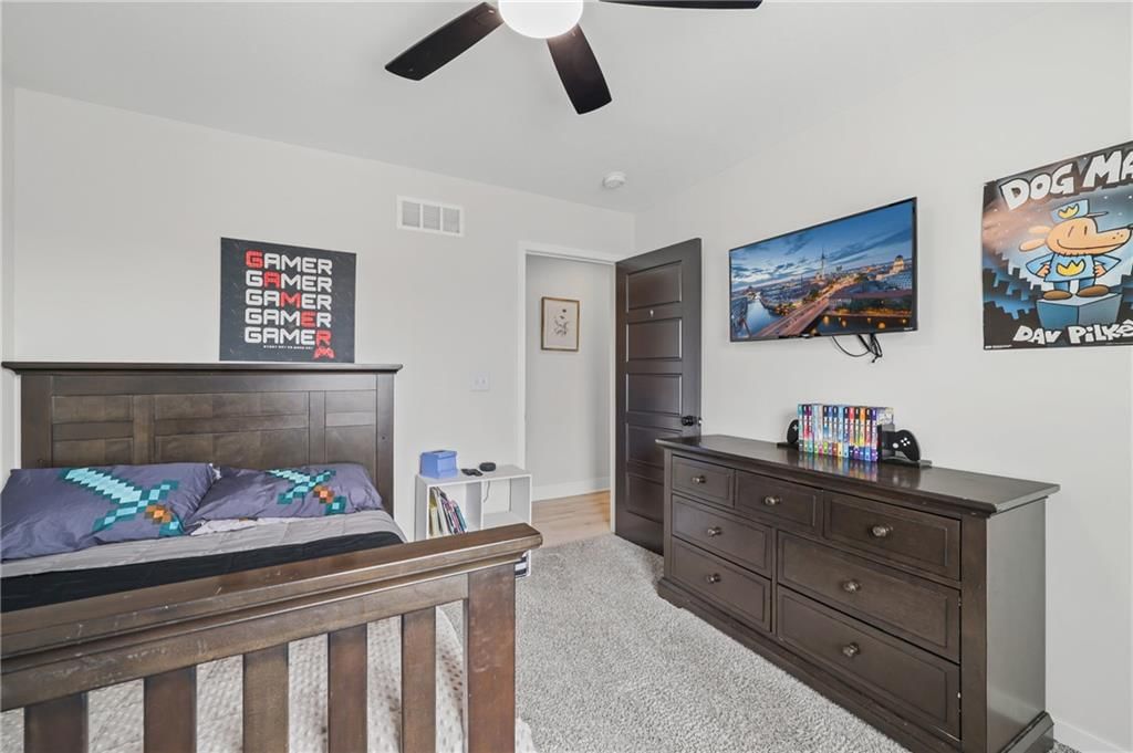 912 NW Hickorywood Drive — photo 21