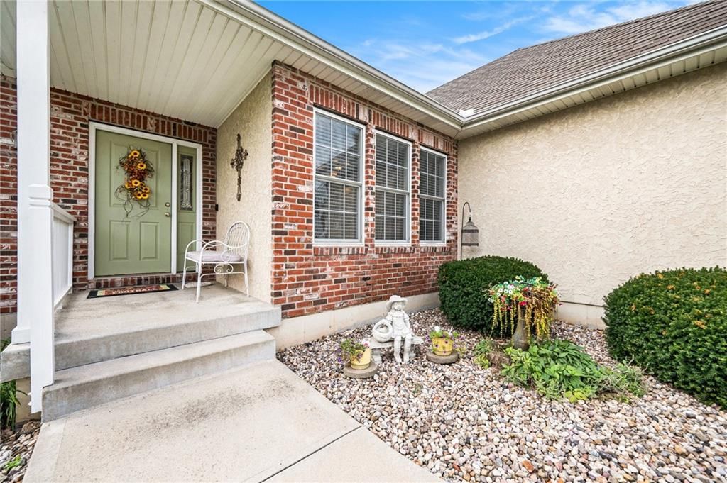 1119 SW Hoke Drive — photo 3