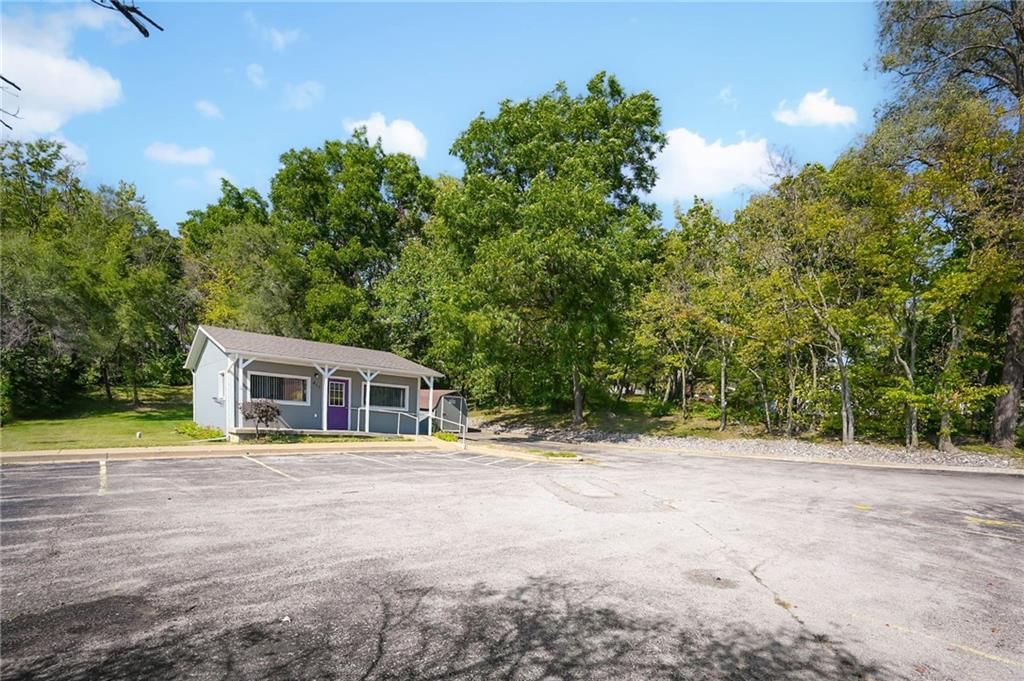 411 N State Route 7 Highway — photo 2