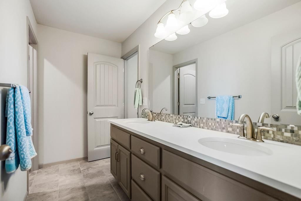 108 SE Riley Street — photo 23