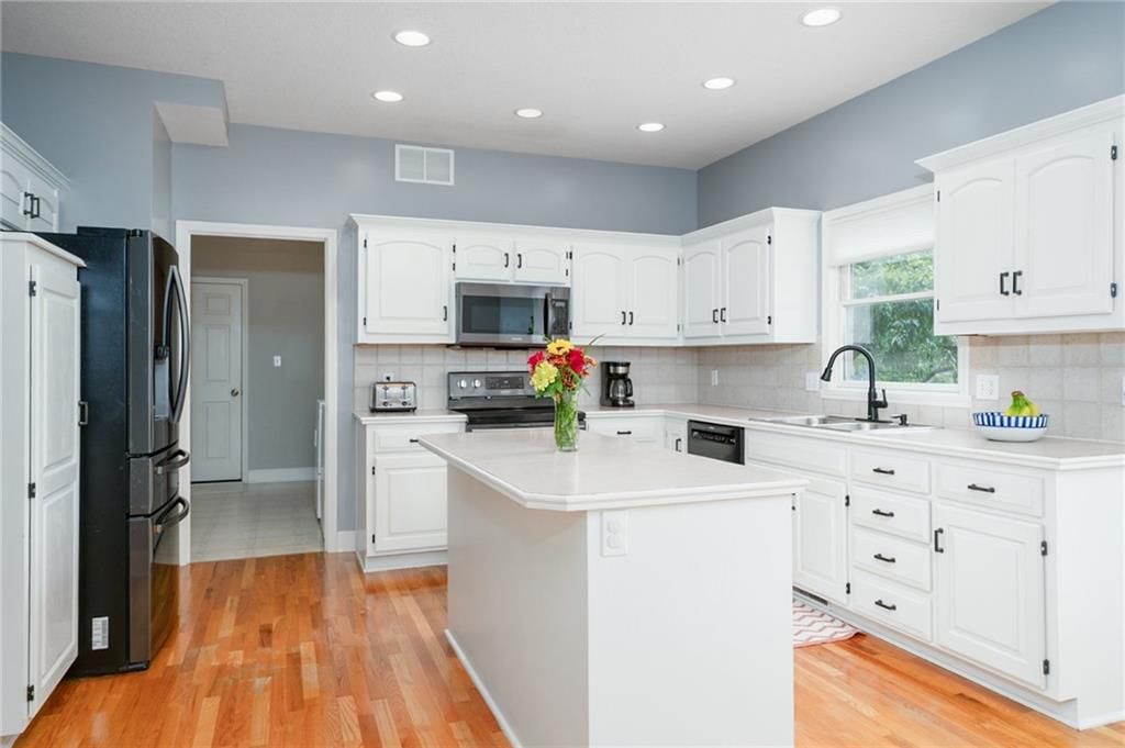1017 Stoneridge Drive — photo 13