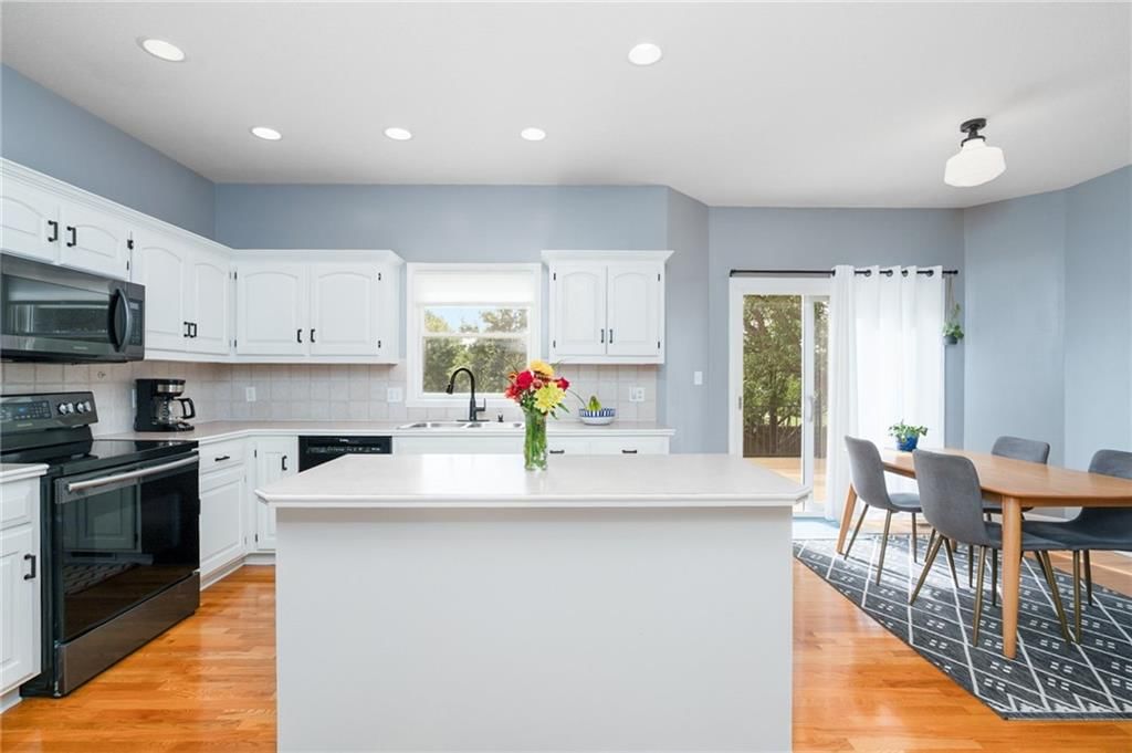 1017 Stoneridge Drive — photo 19