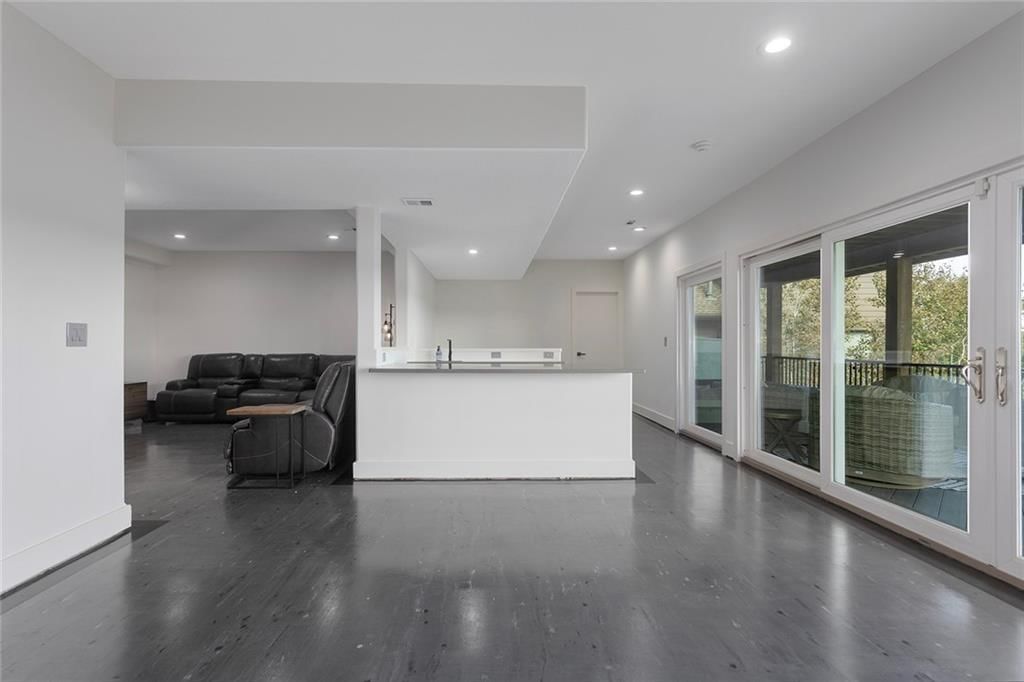 110 L Street — photo 50