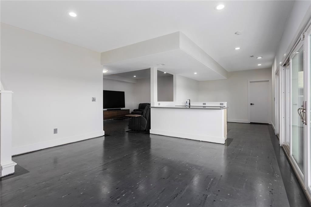 110 L Street — photo 51
