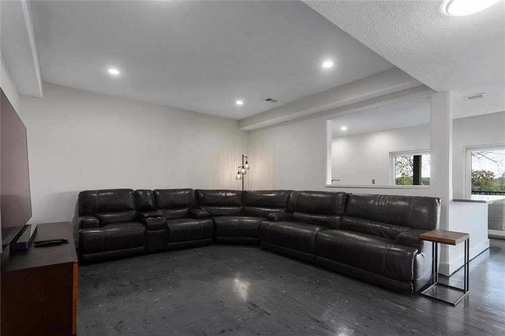 110 L Street — photo 52
